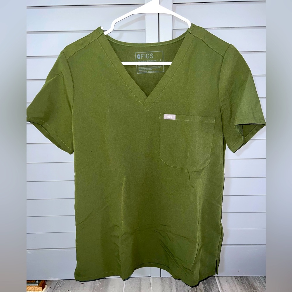 Figs Scrub Top